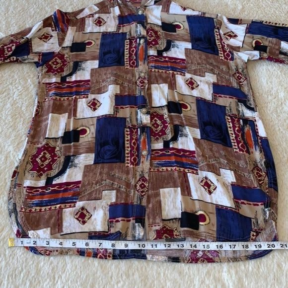 Colorful button up blouse with hood - Picture 12 of 16